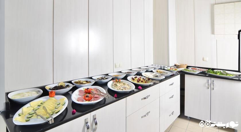 بوفه سلف سرویس